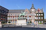 Jan Wellem statue, town hall, Marktplatz, old town of Dusseldorf, North Rhine Westphalia, Germany, Europe