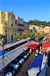 Outdoor restaurants set up in Cours Saleya, Nice, Alpes Maritimes, Provence, Cote d'Azur, French Riviera, France, Europe