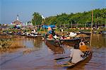 Floating market, Ywama village, Inle Lake, Shan State, Myanmar (Burma), Asia