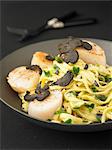 Pasta with scallops and truffles