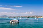 Tourist boat trip in Ortigia (Ortygia) harbour, Syracuse (Siracusa), Sicily, Italy, Mediterranean, Europe