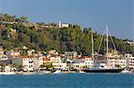 View across harbour to the waterfront, Zakynthos Town, Zakynthos (Zante) (Zakinthos), Ionian Islands, Greek Islands, Greece, Europe