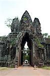 Victory Gate, entrance to Angkor Thom with guarding statues, UNESCO World Heritage Site, Angkor, Siem Reap, Cambodia, Indochina, Southeast Asia, Asia