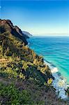 USA, Hawaii, Kauai, view of cliffs in the Na Pali Coast State Park from the Kalalau Trail