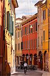 Porticoes in the historic centre of Bologna, UNESCO World Heritage Site, Emilia-Romagna, Italy, Europe