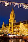 Christmas Market in Marienplatz and the New Town Hall, Munich, Bavaria, Germany, Europe