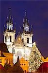 Christmas Market and the Church of Our Lady of Tyn on the Old Town Square, UNESCO World Heritage Site, Prague, Czech Republic, Europe
