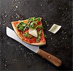 Pizza Margherita with rocket and Parmesan