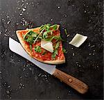 Pizza Margherita with rocket and Parmesan