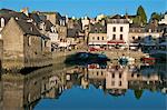 River Loch and harbour, St. Goustan quarter, Auray, Brittany, France, Europe