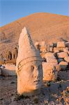 Ancient carved stone heads of the gods, the god Antiochus, Nemrut Dagi (Nemrut Dag), on the summit of Mount Nemrut, UNESCO World Heritage Site, Anatolia, Turkey, Asia Minor, Eurasia