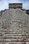Kukulkan Pyramid, Mesoamerican step pyramid nicknamed El Castillo, Chichen Itza, UNESCO World Heritage Site, Yucatan, Mexico, North America