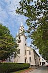 Trinity Church dating from 1726, on Queen Anne Square, the oldest Episcopal parish in the state, designed by local builder Richard Munday, inspired by Wren's churches, in historic Newport, Rhode Island, New England, United States of America, North America