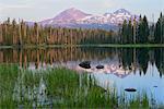 USA, Pacific Northwest, Oregon Cascades, Scott lake with three sisters mountains