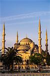 Blue Mosque (Sultan Ahmed Mosque) (Sultan Ahmet Camii), UNESCO World Heritage Site, just after sunrise, Istanbul, Turkey, Europe