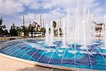 Blue Mosque (Sultan Ahmed Mosque) (Sultan Ahmet Camii) and fountain in Sultanahmet Park, Istanbul, Turkey, Europe