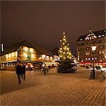 Sweden, Skane, Malmo, Lilla Torg, Christmas tree in old town