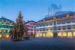Schloss Thun and Rathausplatz, Thun, Jungfrau region, Bernese Oberland, Swiss Alps, Switzerland, Europe