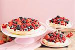 Berry nests with lemon cream