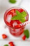 Strawberry iced tea with fresh mint