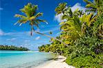 White sand bank in the turquoise waters of the Aitutaki lagoon, Rarotonga and the Cook Islands, South Pacific, Pacific