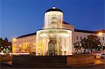 Fountain at Geschwister-Scholl-Platz, Ludwig-Maximilian-University, Ludwigstrasse, Munich, Bavaria, Germany, Europe