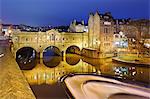 Pulteney Bridge on the River Avon floodlit at night, Bath, UNESCO World Heritage Site, Somerset, England, United Kingdom, Europe