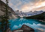 Moraine Lake at sunset in the Canadian Rockies, Banff National Park, UNESCO World Heritage Site, Alberta, Canada, North America
