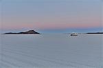 Recreational vehicle, travelling across salt flats, Salar de Uyuni, Uyuni, Oruro, Bolivia, South America