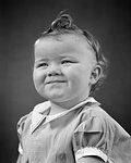 1940s PORTRAIT BABY GIRL SMILING SQUINTY EYES CURL ON TOP OF HEAD WHITE COLLAR AND CUFF DRESS