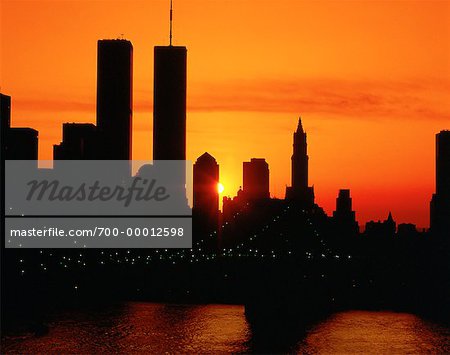 Silhouette Der Stadt Skyline Bei Sonnenuntergang New York City New York Usa Stockbilder Masterfile Lizenzpflichtiges Kunstlerverzeichnis Greg Stott Bildnummer 700