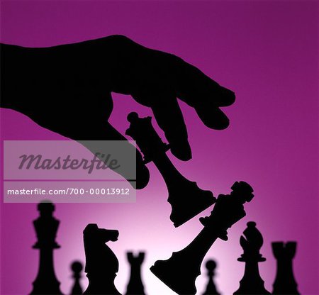Silhouette du déplacement des pièces d'échecs main