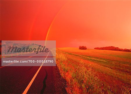 Rainbow près de Rolly View, Alberta, Canada