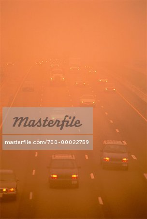 Circulation routière en brouillard Toronto, Ontario, Canada