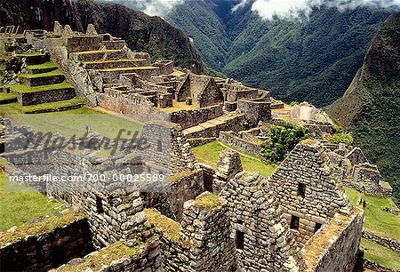 Bâtiments de Pierre et de paysage de Machu Picchu, Pérou
