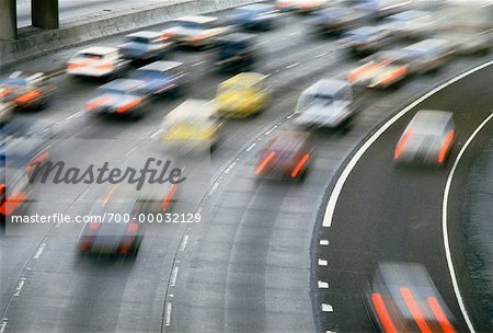 Verschwommene Sicht auf Highway Traffic, Los Angeles, Kalifornien, USA