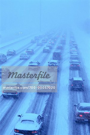 Autobahn-Verkehr im Schnee Sturm Toronto, Ontario, Kanada