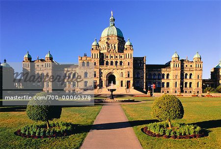 Édifices du Parlement et la fontaine Victoria, Colombie-Britannique Canada