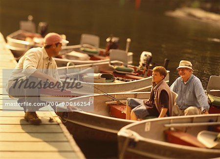 Grand-père, père et fils, aller pêcher, lacs de Belgrade, ME, USA