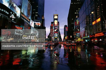 Times Square an der Dämmerung New York, New York, USA