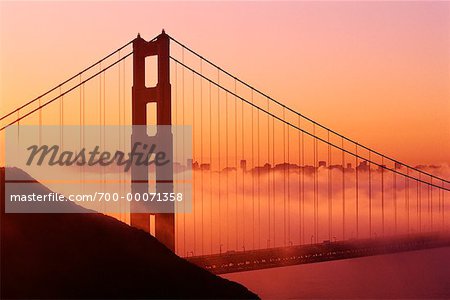 Golden Gate Bridge au coucher du soleil, San Francisco, Californie, Etats-Unis