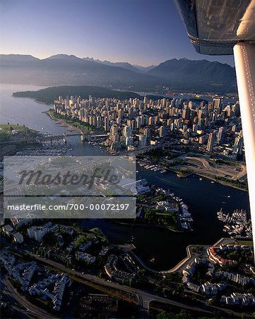 Blick auf Stadt und Landschaft aus dem Wasserflugzeug, Vancouver British Columbia, Kanada