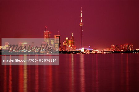 Die Skyline der Stadt bei Dämmerung Toronto, Ontario, Kanada