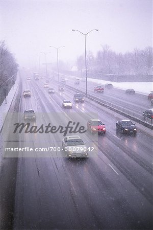 Tempête de neige sur l'autoroute 417, Ottawa, Ontario, Canada