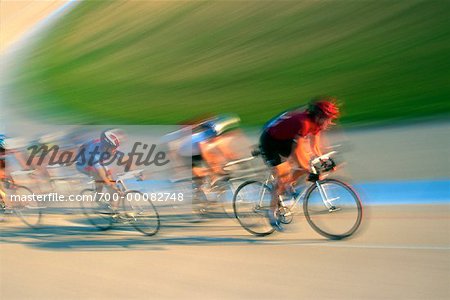 Vue brouillée de course de vélo