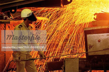 Mann arbeitet in Steel Mill Malaysia