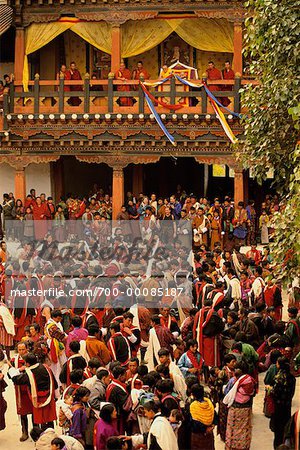 Foule de gens au Bhoutan Festival Punakha Dromche