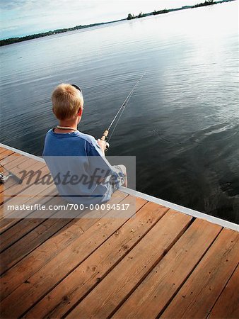 Garçon pêche
