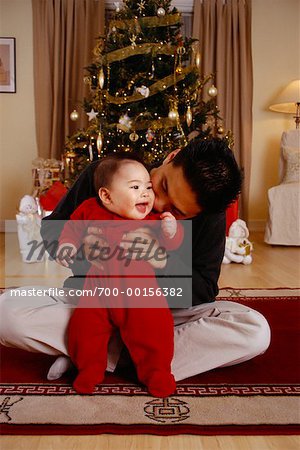 Père et enfant à Noël