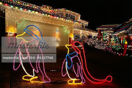 Maison avec des lumières de Noël